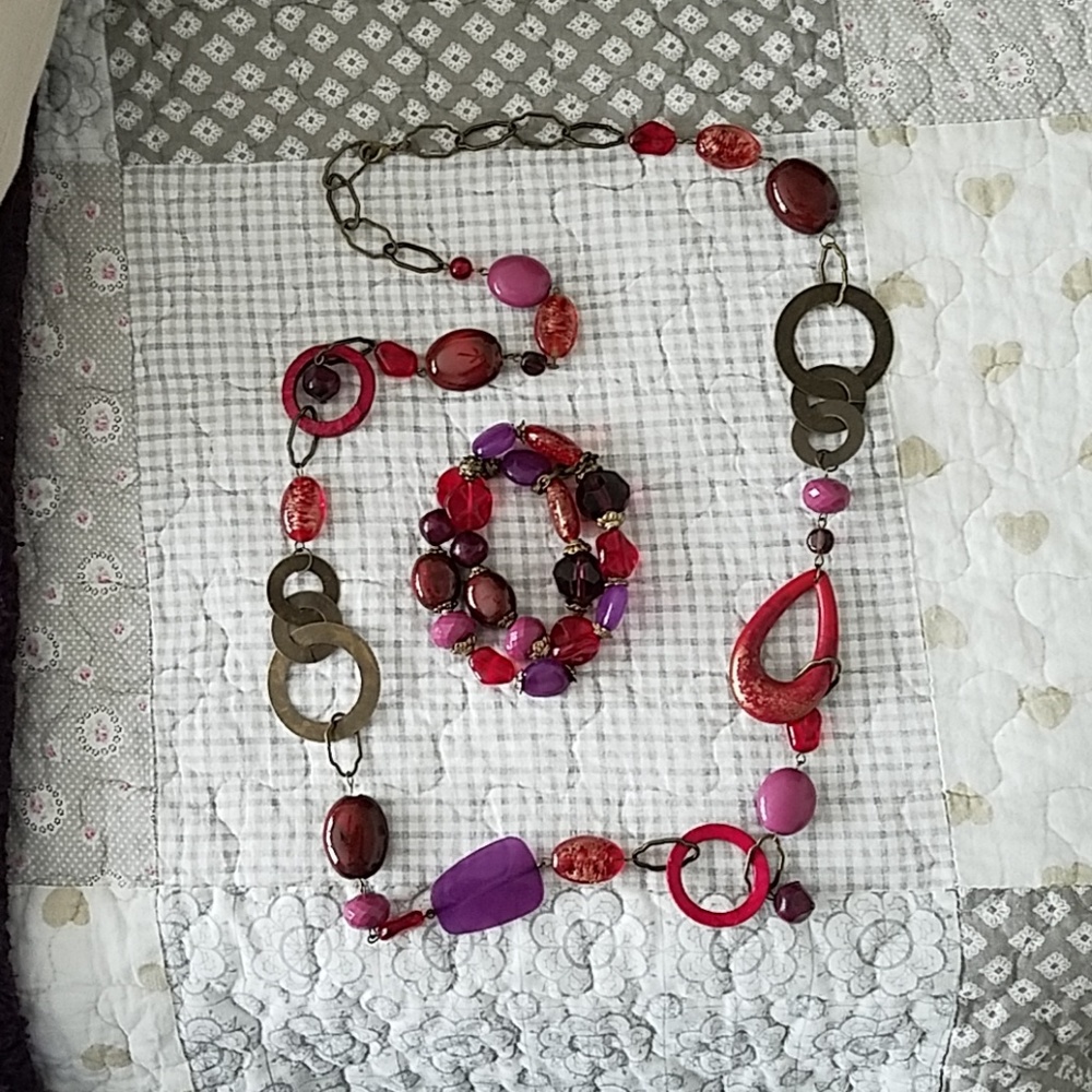 GORGEOUS Charming Charlie necklace and bracelet